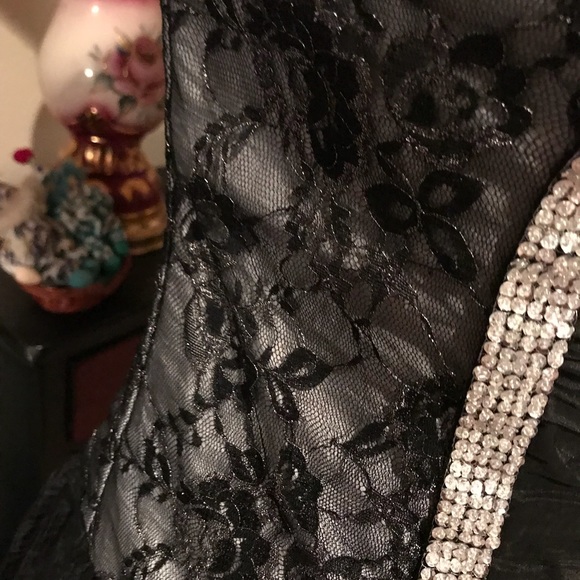 👗PROM DRESS!👗 - Picture 3 of 8